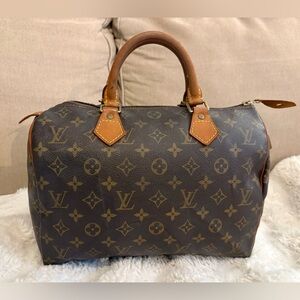✨✨Authentic Louis Vuitton Speedy 30 in classic Monogram canvas✨✨